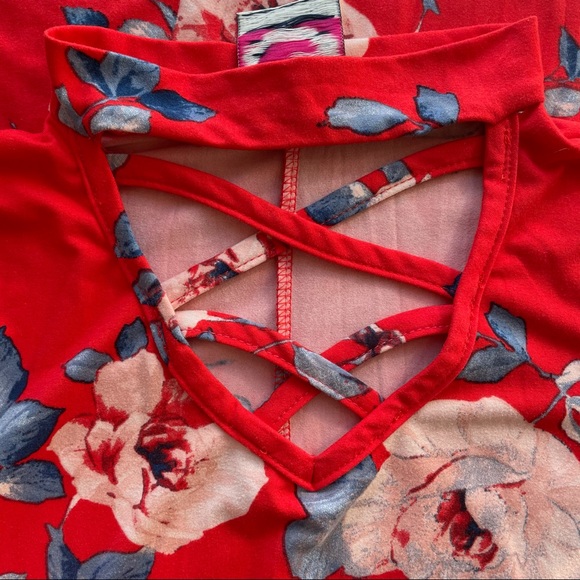 Floral Red Dress with Criss-cross Front V-neck - Picture 5 of 9